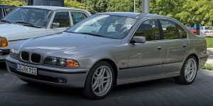 Đánh Giá BMW E39 - Giá Trị Vượt Thời Gian Đầy Cuốn Hút
